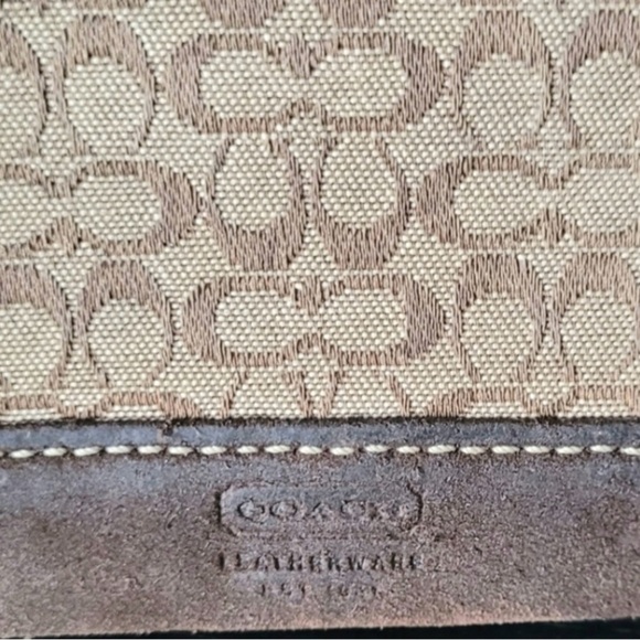 Coach Brown and Tan Signature Card Holder with Keychain - Picture 2 of 4